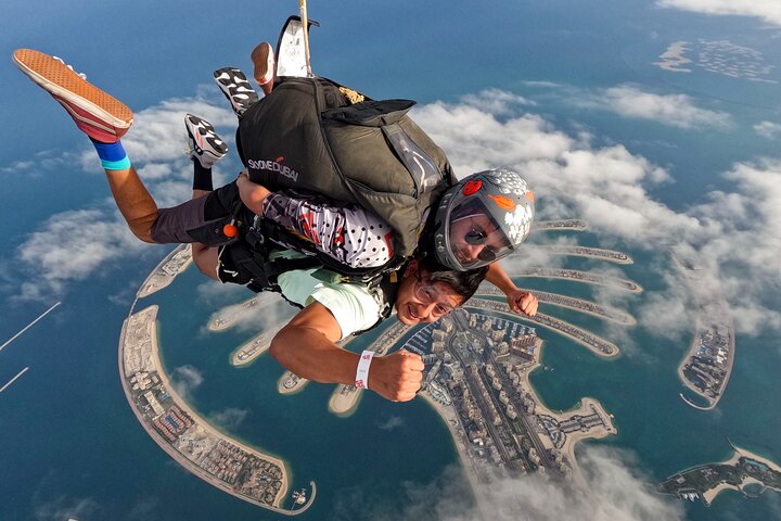 Sky diving In Dubai Tickets